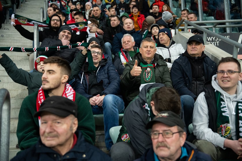 Kibice na meczu Śląska z Widzewem (2 marca 2024) na Tarczyński Arenie